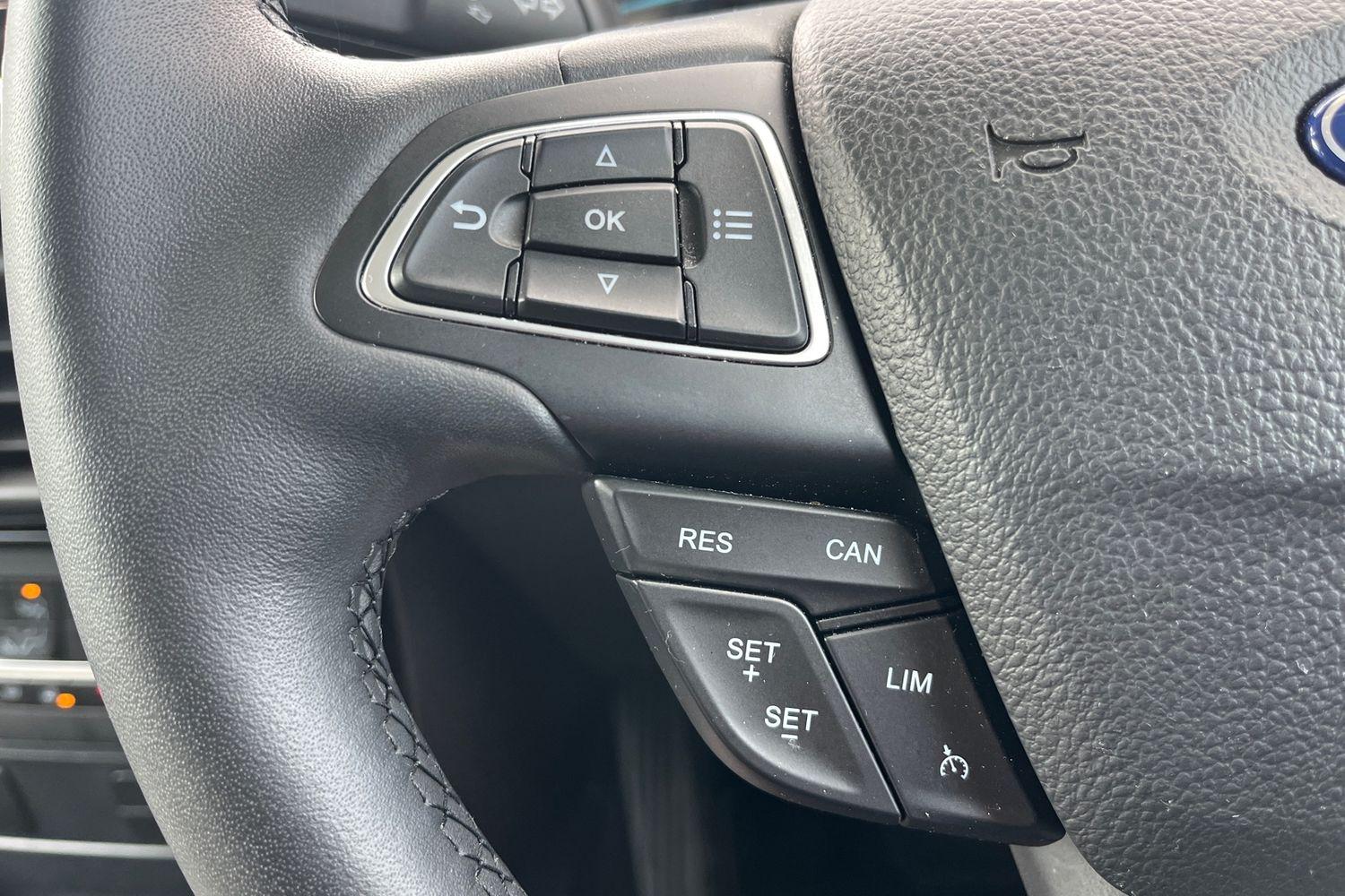 Ford EcoSport Photo 32