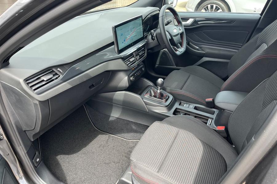 Ford FOCUS Photo autoimg-dbd1ef8e16301d9cbb404b98d069eac71e7d3beb.jpg
