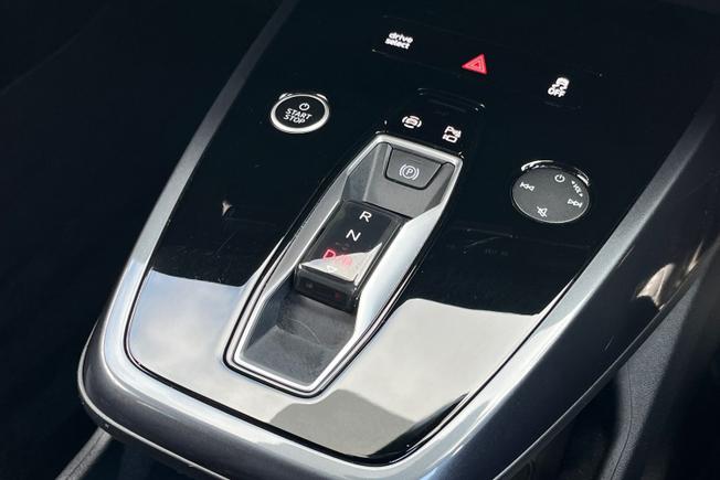 AUDI Q4 E-Tron Photo 32