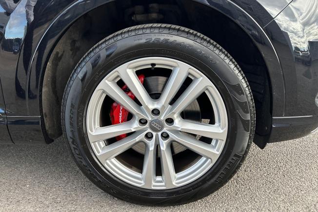 AUDI Q7 Photo 5