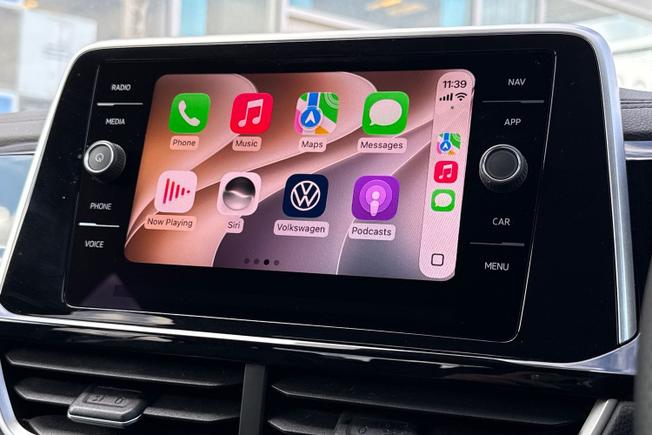 VOLKSWAGEN T-Roc Photo 31