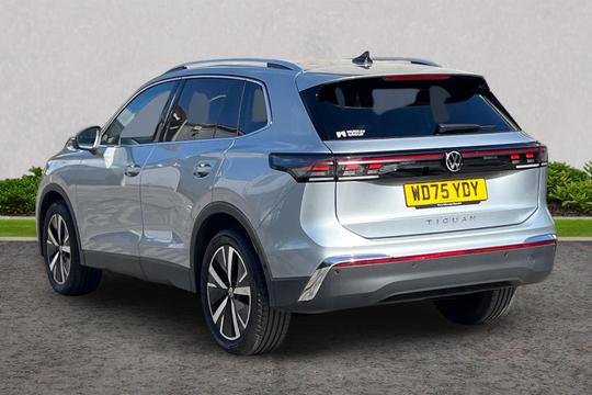 Volkswagen Tiguan Photo autoimg-dbd9c77285509d61b9b682e9e450b378aa6f8d8b.jpg