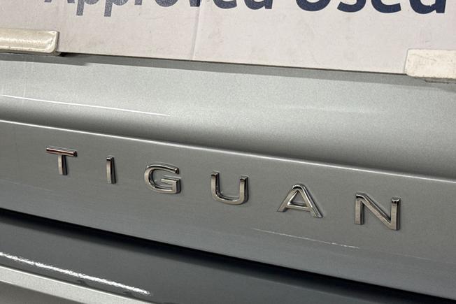 VOLKSWAGEN Tiguan Photo 37