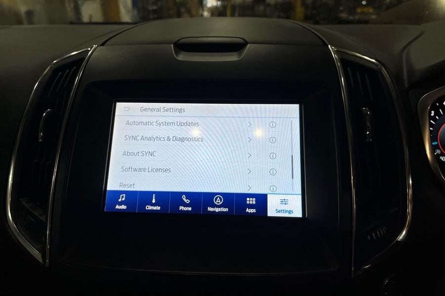 Ford GALAXY Photo autoimg-dbde60633bc75016eec4a1aa18dd0073625685f0.jpg