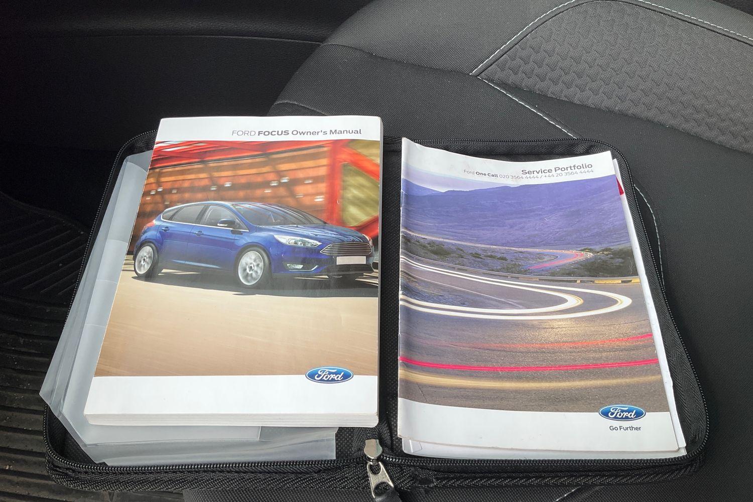 Ford FOCUS Photo 21