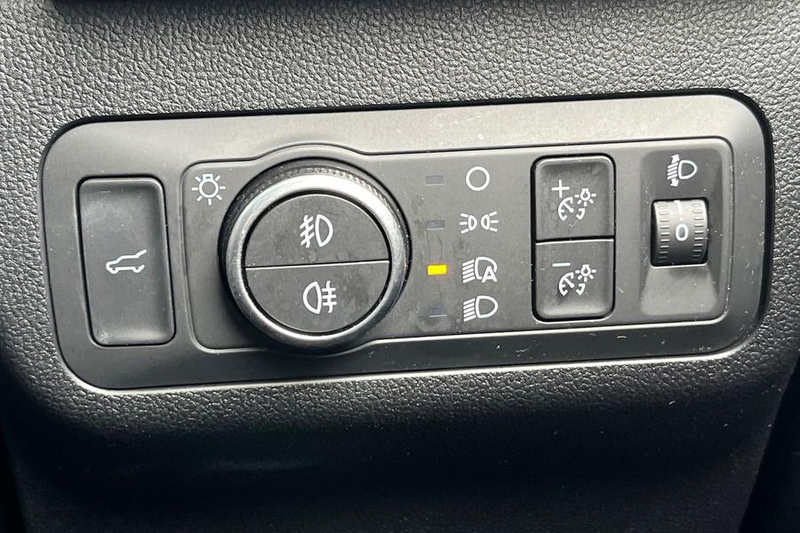 Ford KUGA Photo autoimg-dbe19223867234f9674dda71e4608959b33459bd.jpg