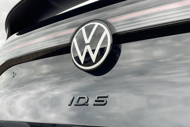 VOLKSWAGEN Id.5 Photo 21