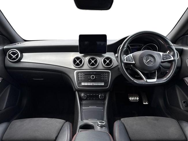 MERCEDES-BENZ CLA Class Photo 10