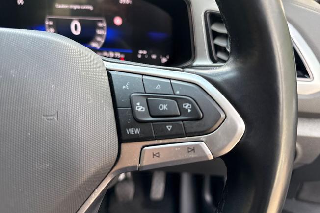 VOLKSWAGEN T-Roc Photo 17