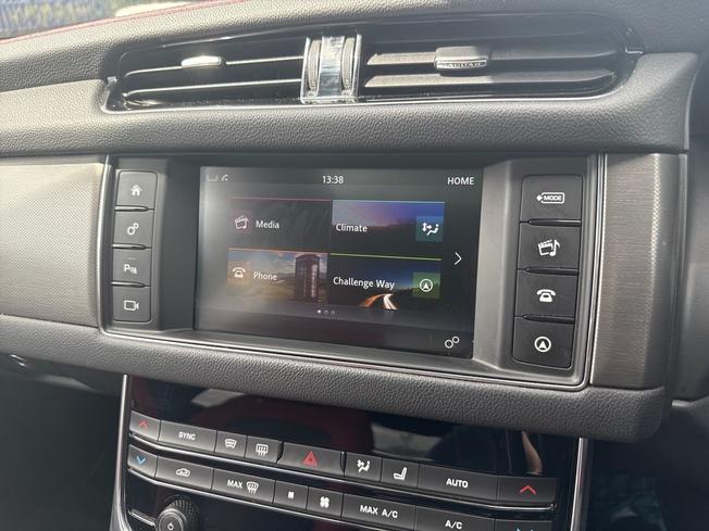 JAGUAR XF Photo 14