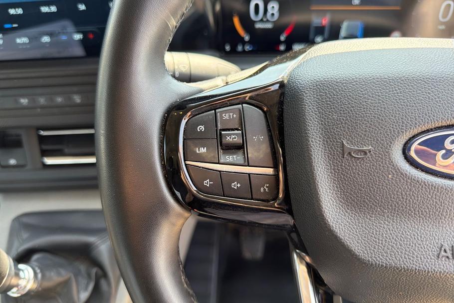 Used Ford TRANSIT CUSTOM LG25ZWR 28