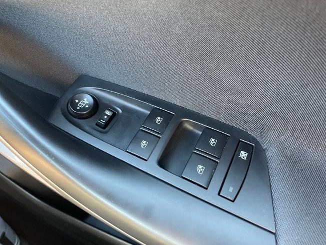 VAUXHALL Astra Photo 25