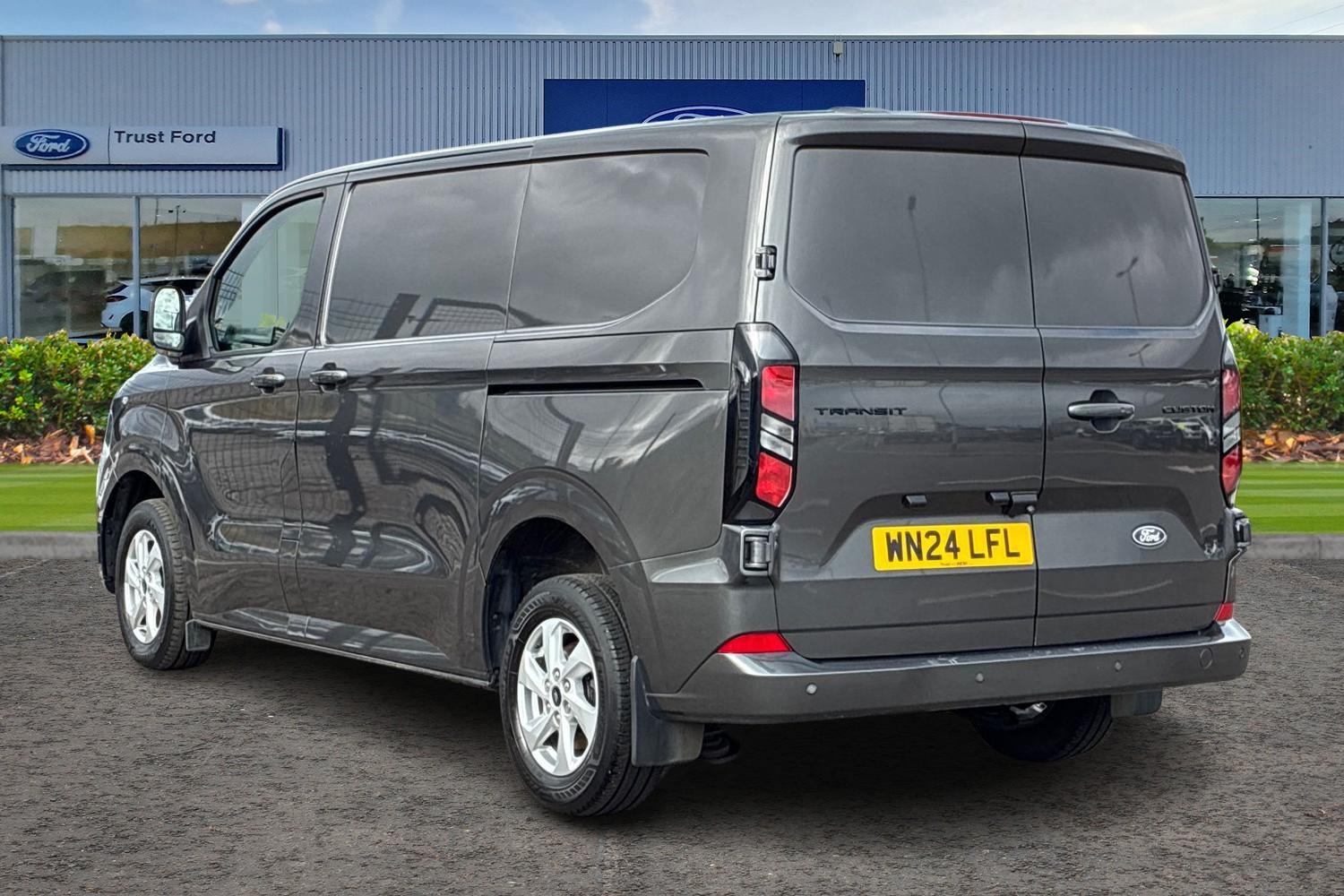 Ford TRANSIT CUSTOM Photo 1