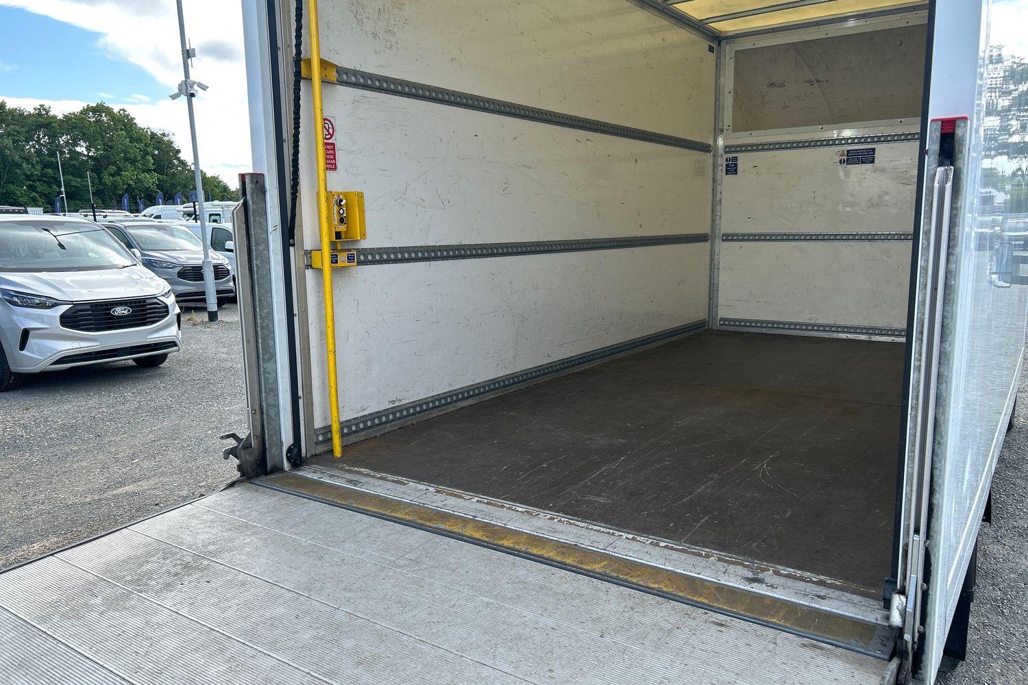 Ford TRANSIT LUTON Photo 30