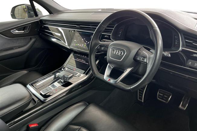 AUDI Q7 Photo 6