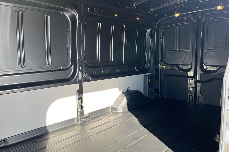 Used Ford E-TRANSIT 5