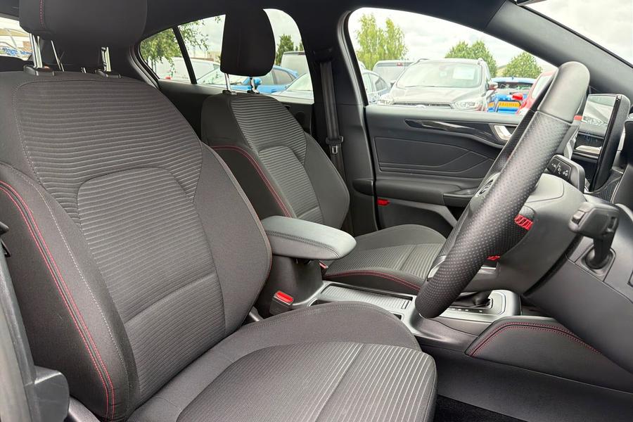 Ford Focus Photo autoimg-dbfdc5f8fb50f48c142604a1dca4497485e537de.jpg