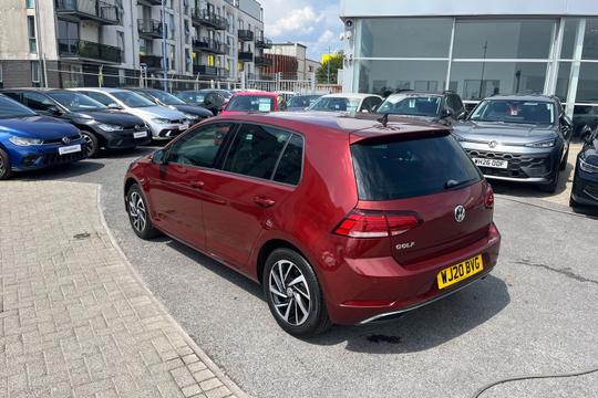 Volkswagen Golf Photo autoimg-dbfe46562cca53ad92d2bbcd9ebb63be7df7d03e.jpg