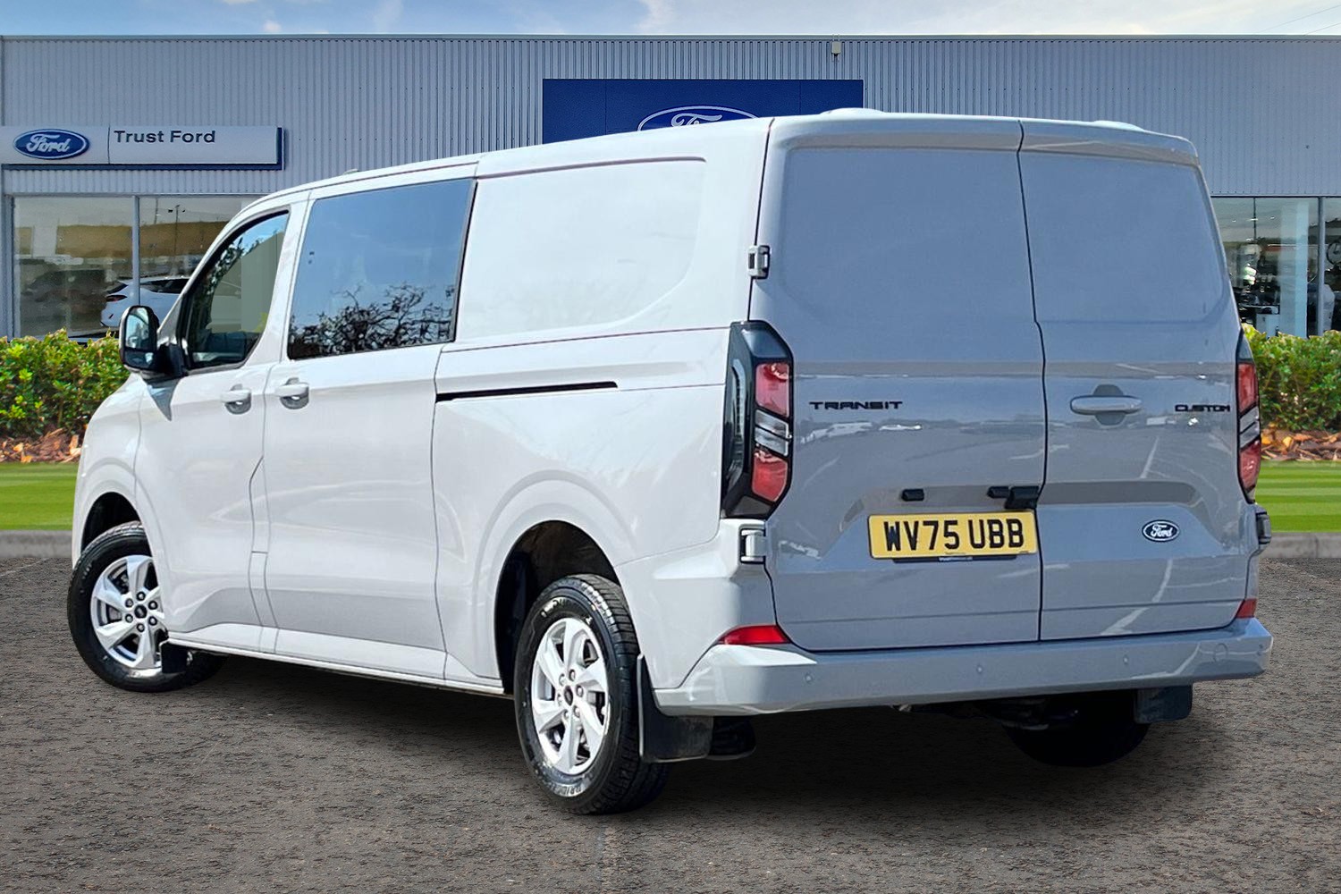 Ford TRANSIT CUSTOM Photo 1