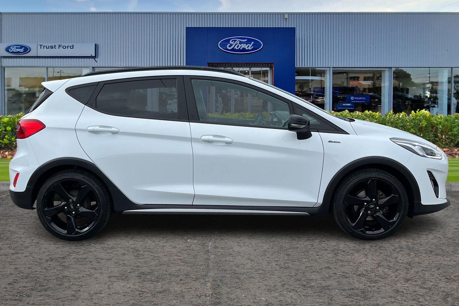 Ford Fiesta Photo 2