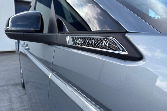 VOLKSWAGEN Multivan Photo 20