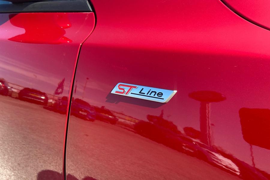 Ford FOCUS Photo autoimg-dc0c20a29cde369d6d45b223757ce0fd0c3fb42a.jpg