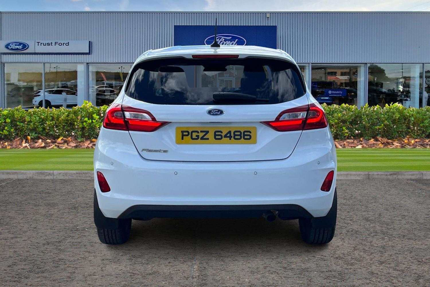 Ford FIESTA Photo 6