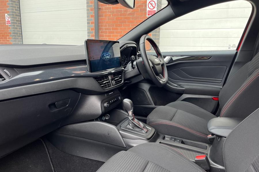 Ford FOCUS Photo autoimg-dc120c9e135c603fbc53ab85fb7d62415cf0f321.jpg