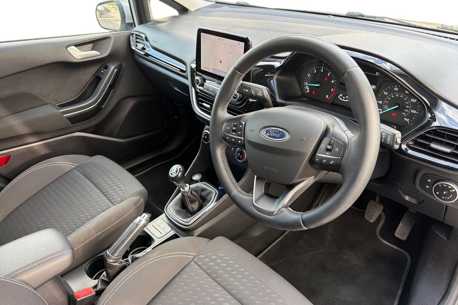 Ford FIESTA Photo 8