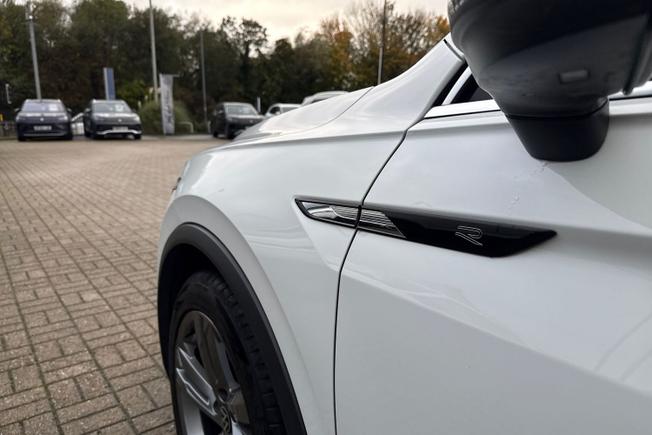 VOLKSWAGEN Tiguan Photo 26