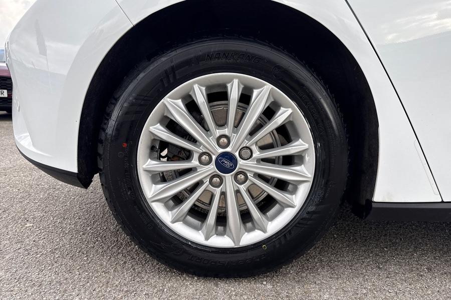 Ford FOCUS Photo autoimg-dc15f6326304374f68c4c0801fb2002e40a30160.jpg