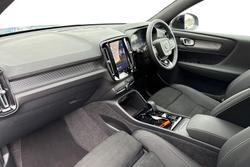 VOLVO Xc40 Photo 2