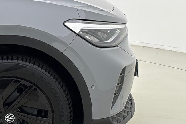 VOLKSWAGEN ID.4 Photo 19