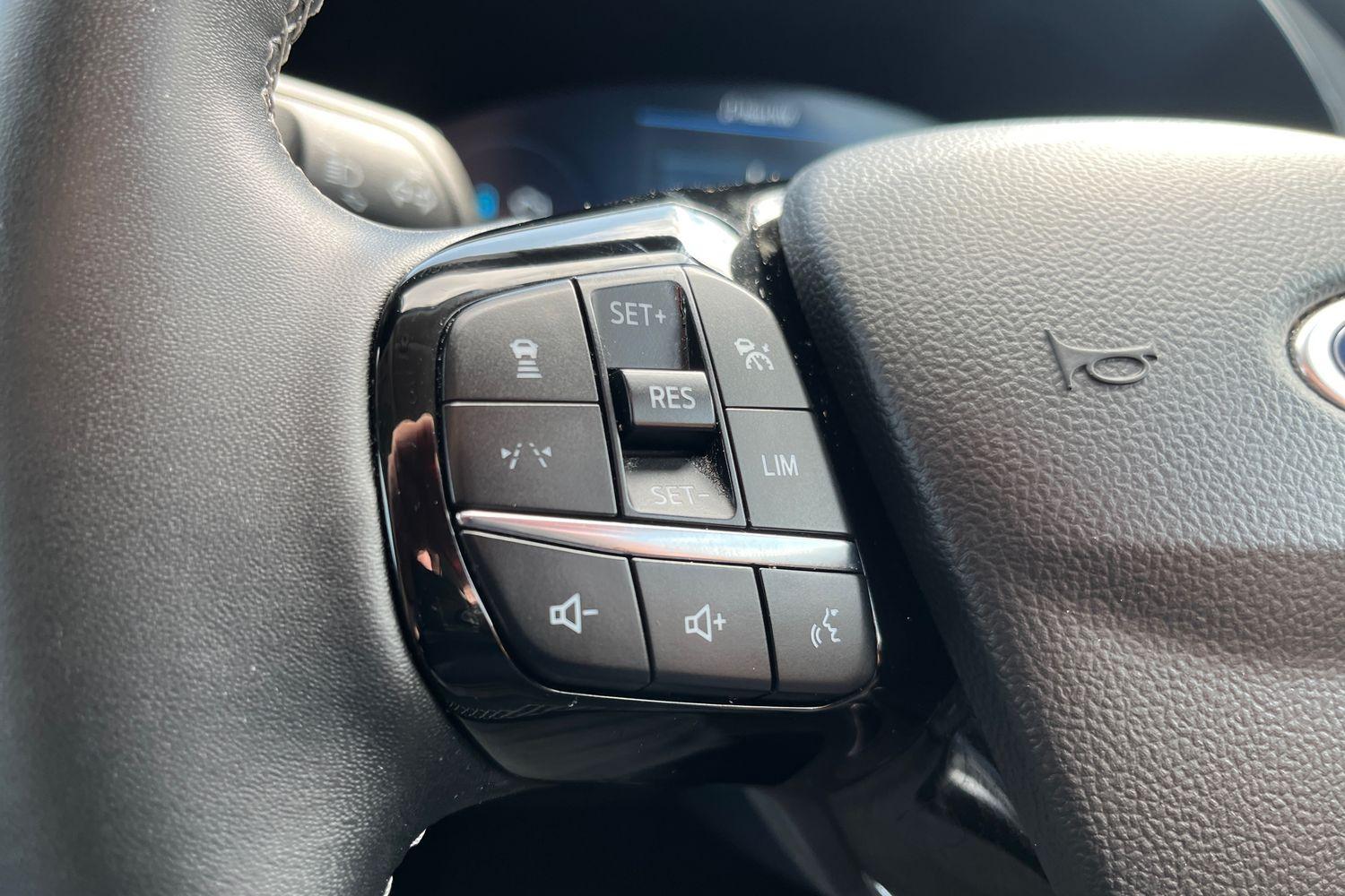 Ford KUGA Photo 38