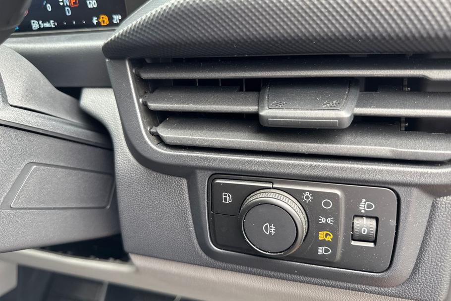 Used Ford TRANSIT CUSTOM WP75FXA 33