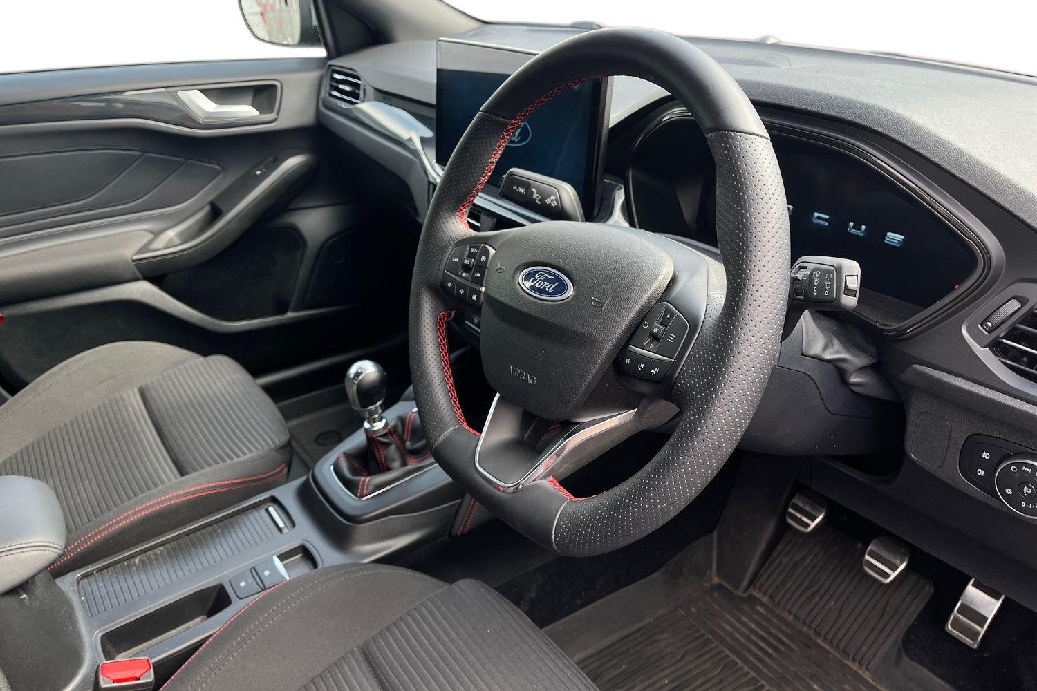 Ford Focus Photo 8