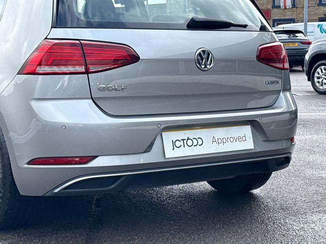 VOLKSWAGEN Golf Photo 32