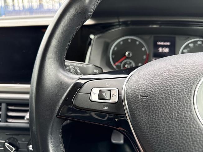 VOLKSWAGEN Polo Photo 16