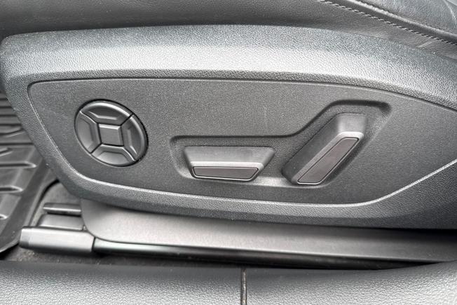AUDI A6 Saloon Photo 36