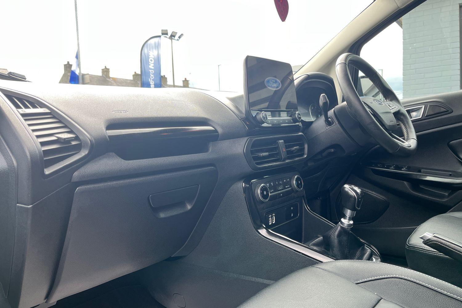 Ford ECOSPORT Photo 17