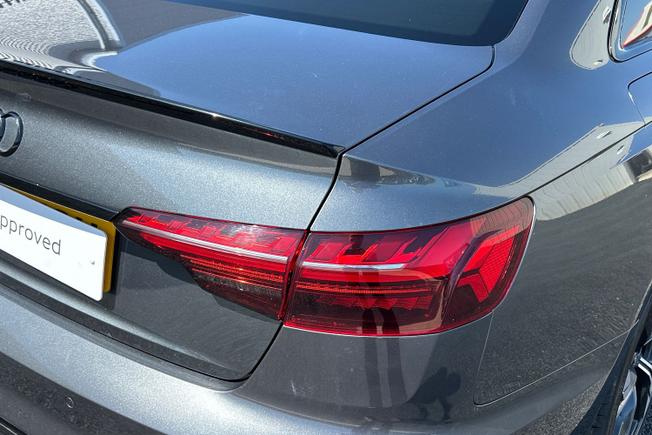 AUDI A4 Photo 18
