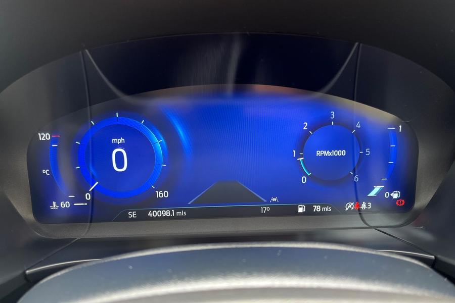 Ford KUGA Photo autoimg-dc3d407e4c1b44e92abd5e491e215bae5314e64b.jpg