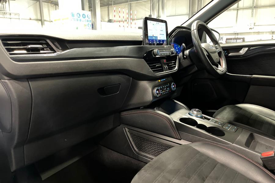 Ford KUGA Photo autoimg-dc4c7a44e69049dab9a879f4823af9e16cc1c3f3.jpg