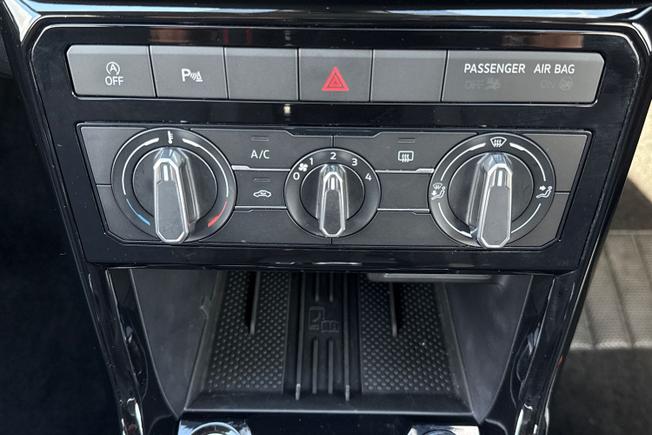 VOLKSWAGEN T-Cross Photo 21