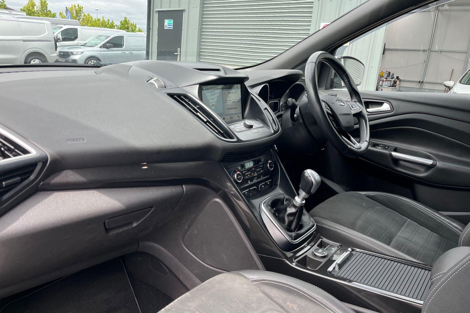 Ford KUGA Photo 17