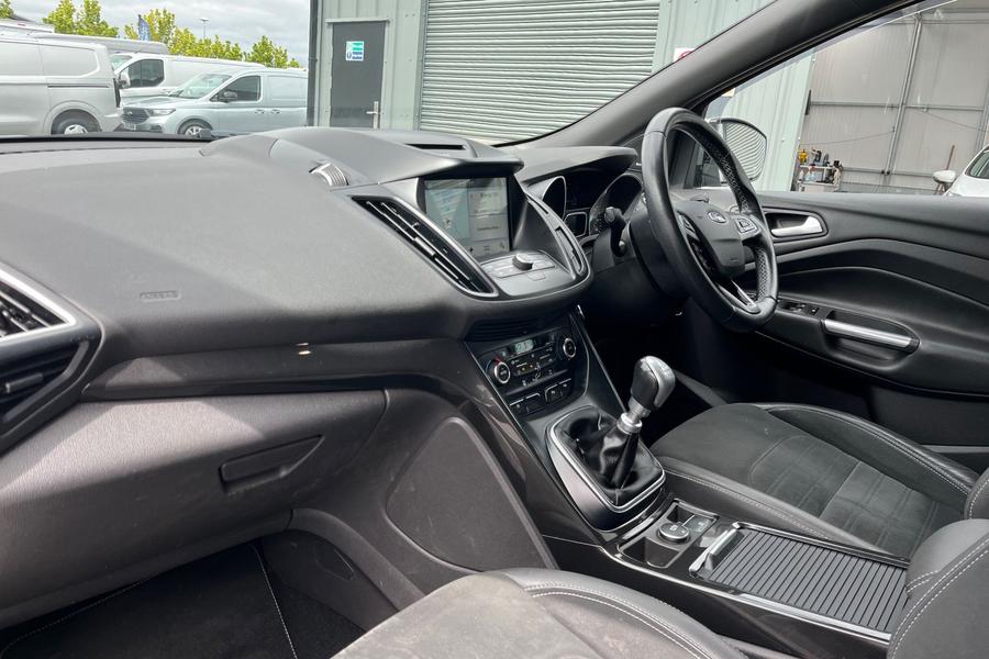 Ford KUGA Photo autoimg-dc4eb916360c46d7bc7a3915b67618eb7b943dd7.jpg