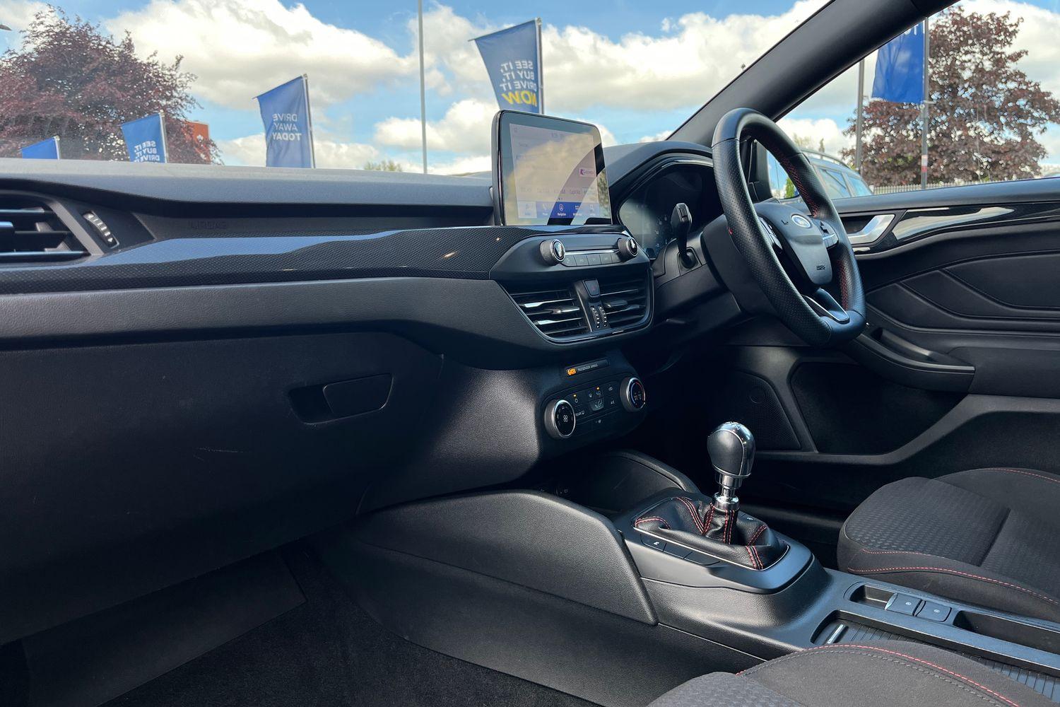 Ford FOCUS Photo 17