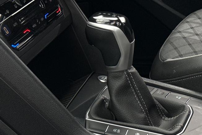 VOLKSWAGEN Tiguan Photo 44