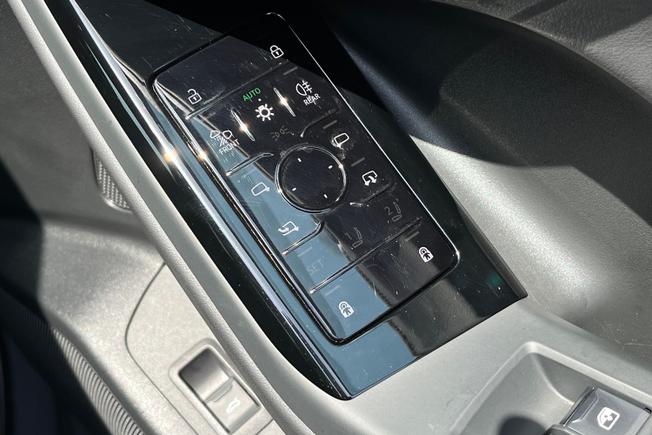 AUDI Q6 E-Tron Photo 38