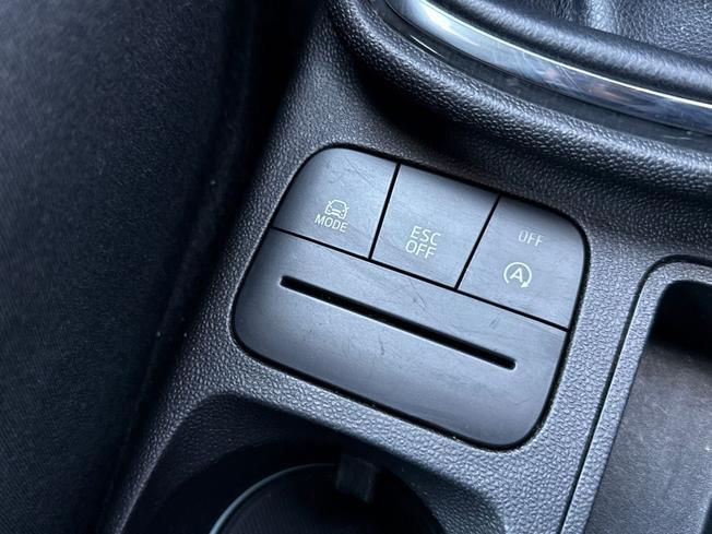 FORD Fiesta Photo 31